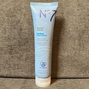 No7 Radiant Results Purifying Clay Cleanser